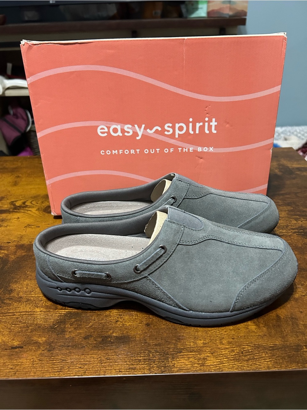 Easy Spirit Men’s Gray Slip-On Suede Clogs